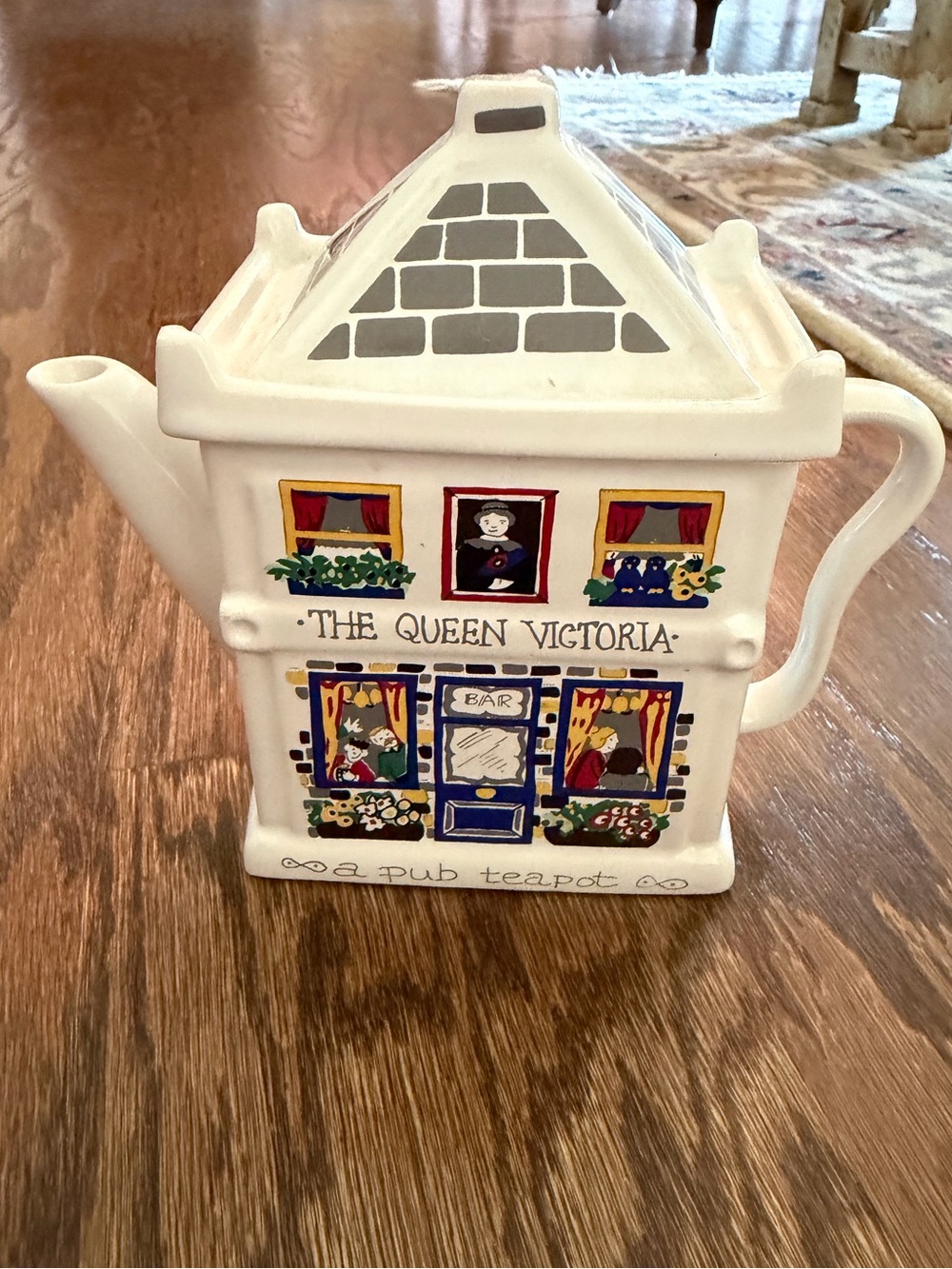 The Queen Victoria Pub Ceramic Teapot English Life by Wade